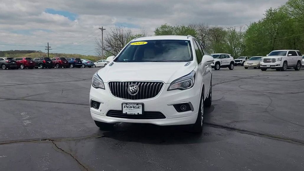 2018 Buick Envision Essence image 2