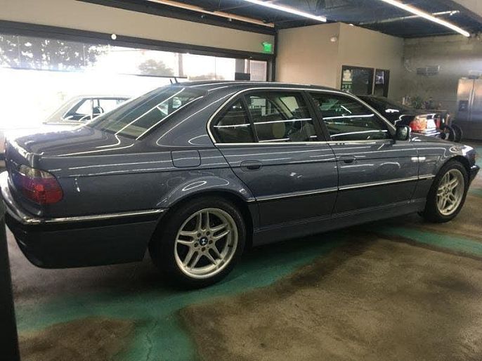 2001 BMW 7 Series
