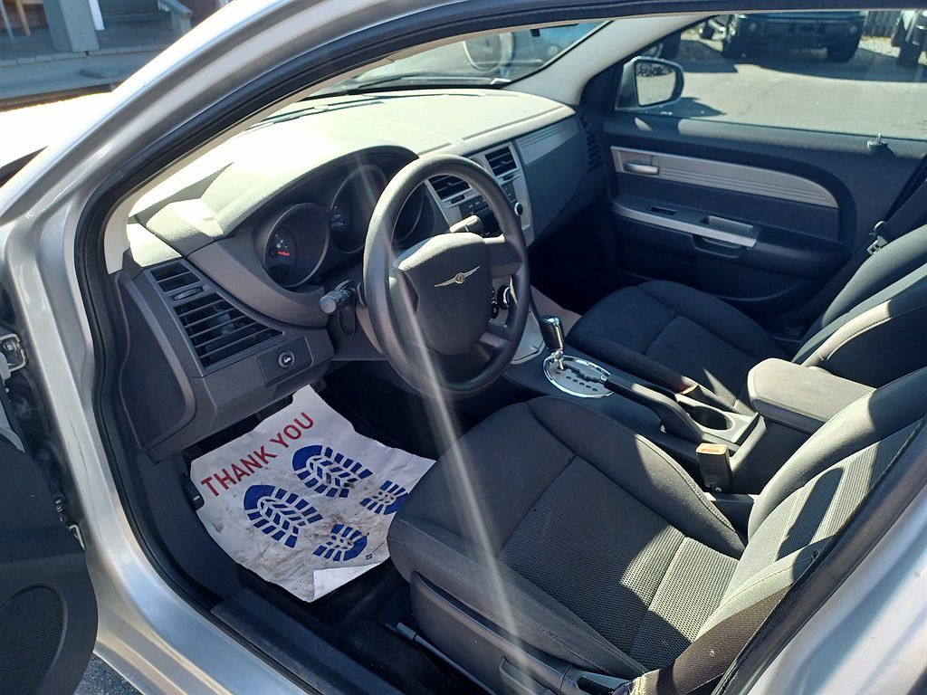 2010 Chrysler Sebring Touring image 9