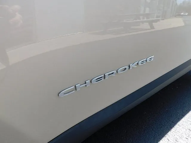 2014 Jeep Cherokee Latitude image 5