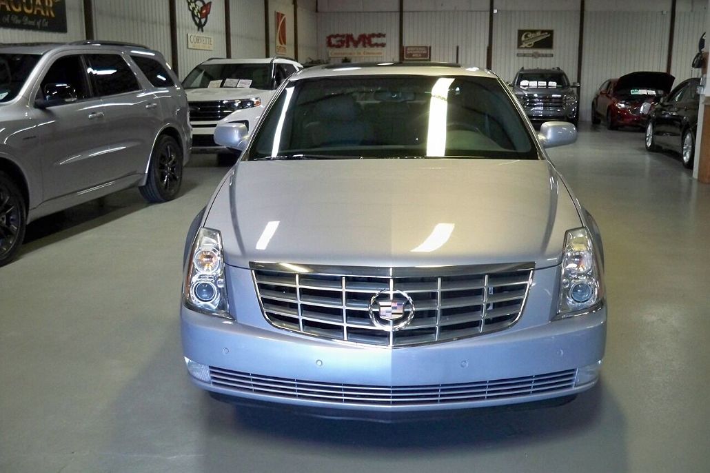 2006 Cadillac DTS Luxury II image 1
