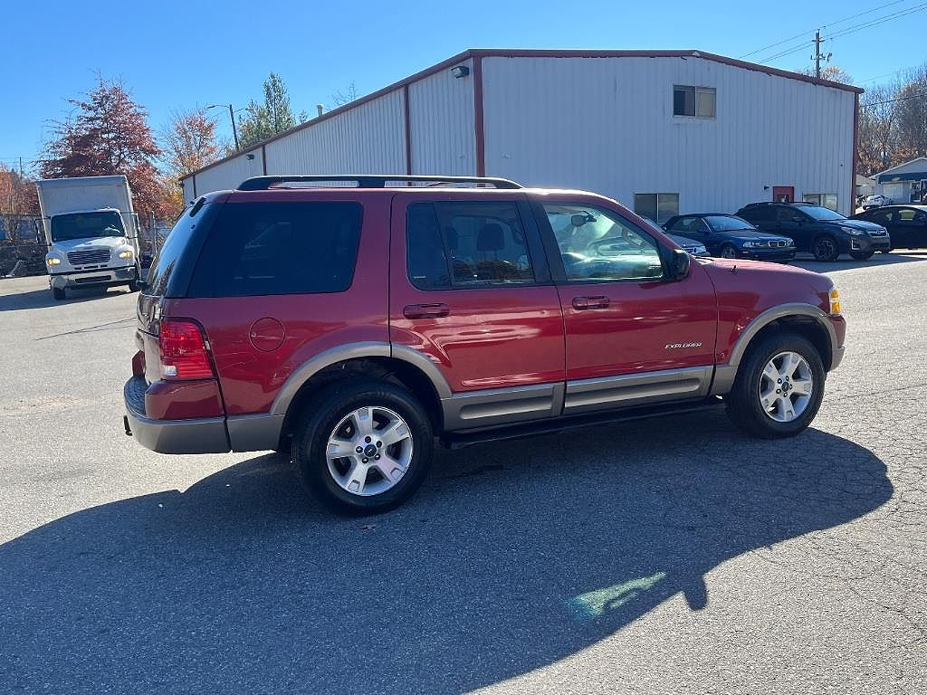 2002 Ford Explorer Eddie Bauer image 3