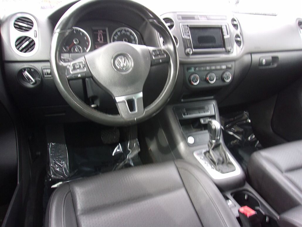 2017 Volkswagen Tiguan Wolfsburg Edition image 5