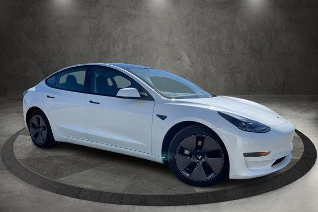 2022 Tesla Model 3 Standard Range image 0