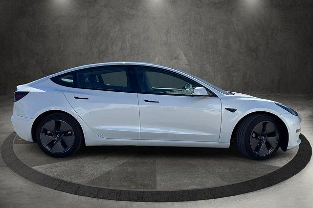 2022 Tesla Model 3 Standard Range image 1