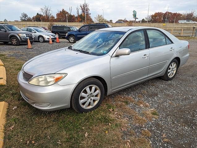 2002 Toyota Camry XLE image 0