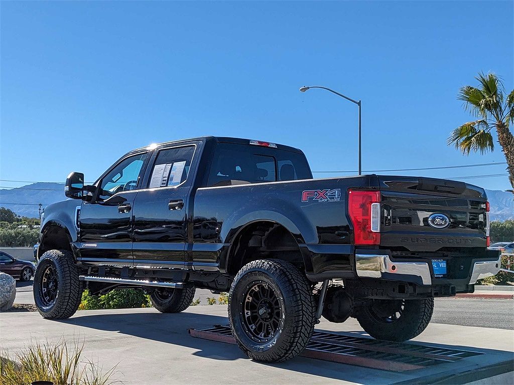 2018 Ford F-350 XLT image 4