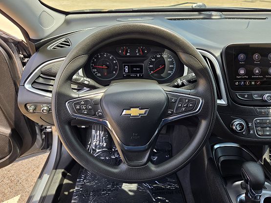 2024 Chevrolet Malibu 1LT photo 3