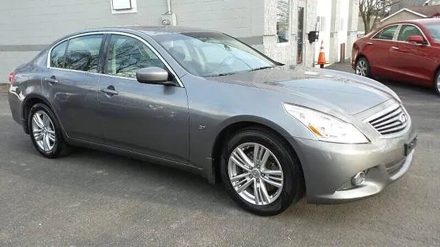 2015 Infiniti Q40