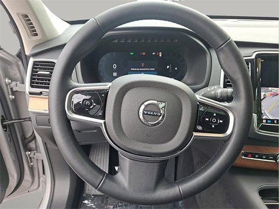 2025 Volvo XC90 Plus photo 11