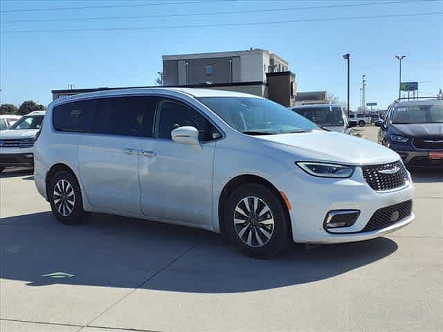 2022 Chrysler Pacifica Touring-L image 5