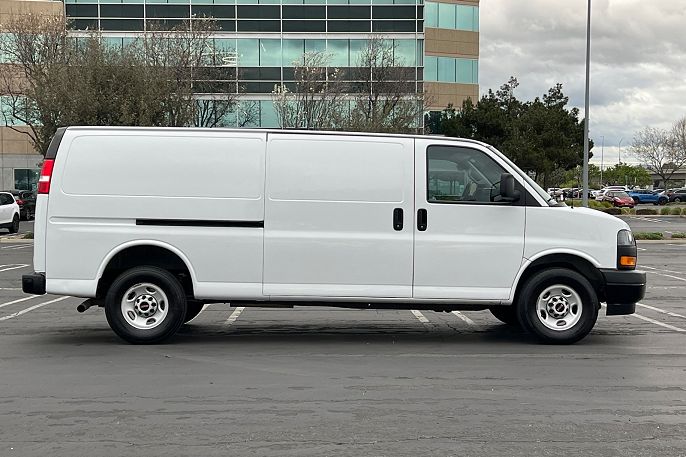 2023 GMC Savana