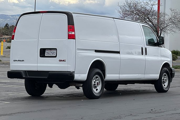 2023 GMC Savana