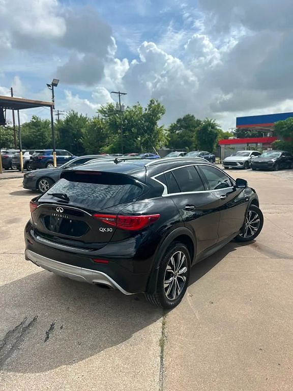 2017 Infiniti QX30