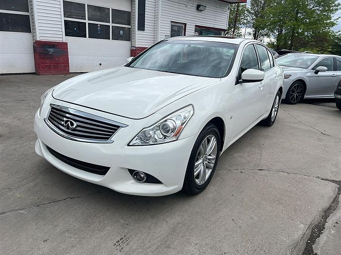 2015 Infiniti Q40