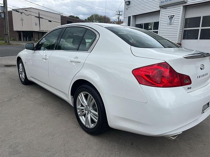 2015 Infiniti Q40