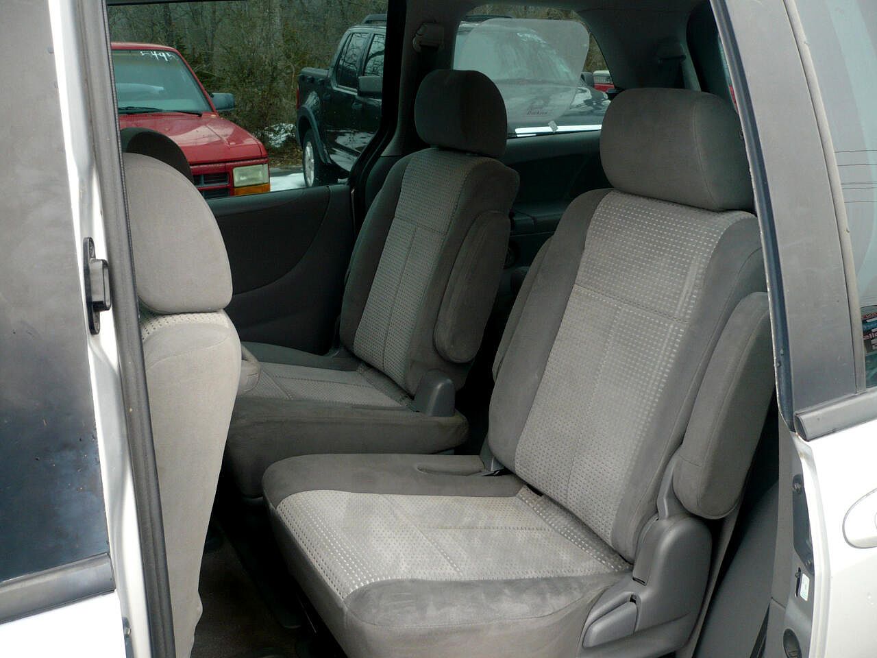 2005 Mazda MPV LX image 9