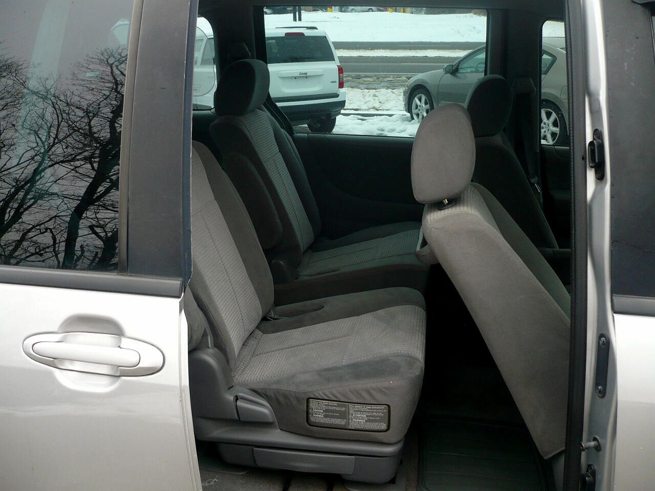 2005 Mazda MPV LX image 11