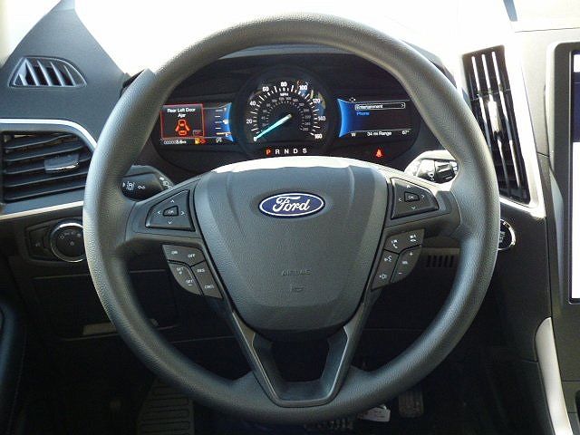 2024 Ford Edge SE image 3