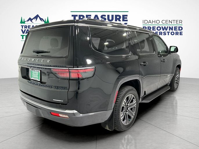 2022 Jeep Wagoneer