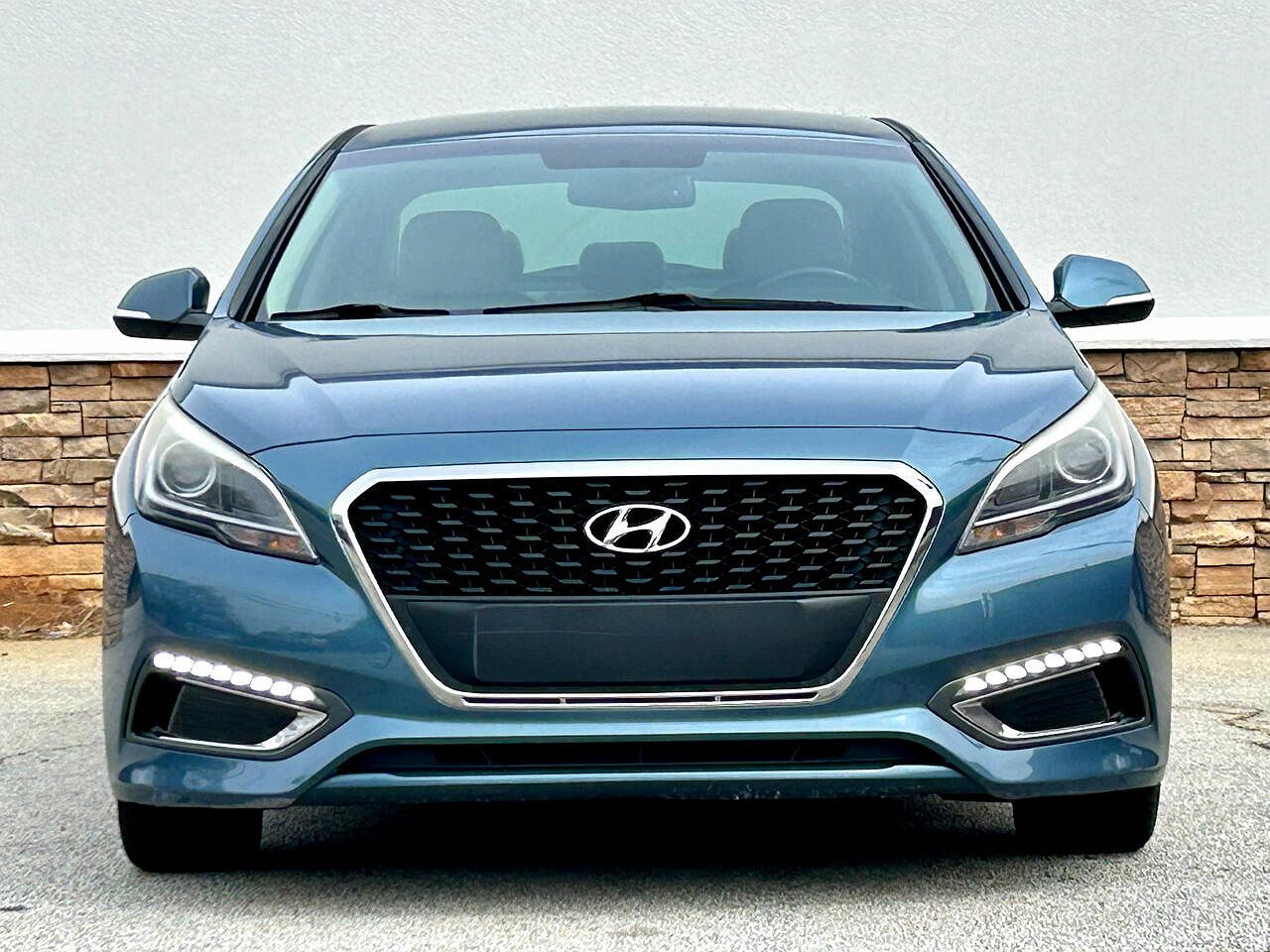 2016 Hyundai Sonata Limited Edition image 3