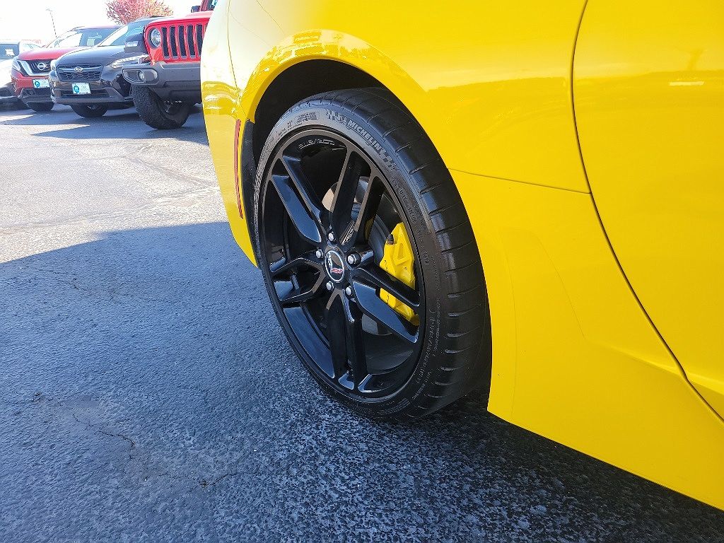 2015 Chevrolet Corvette null image 4