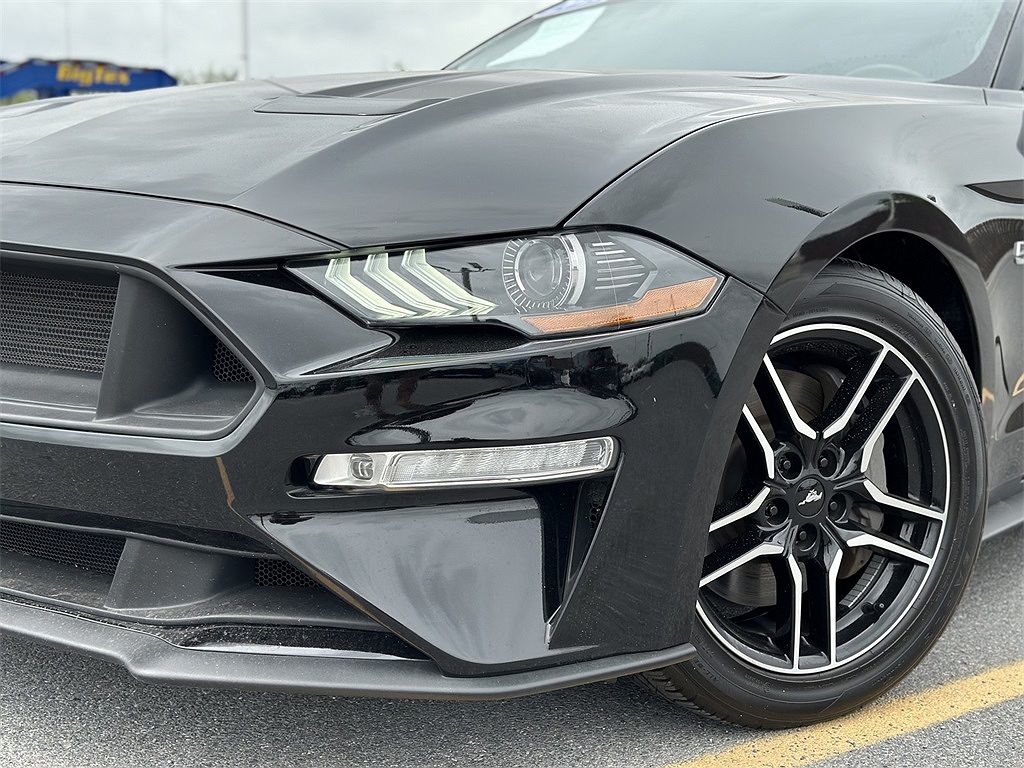 2022 Ford Mustang GT image 9