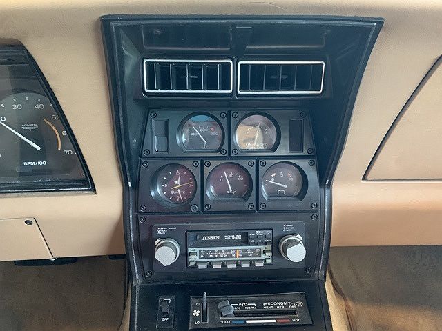 1981 Chevrolet Corvette null image 13