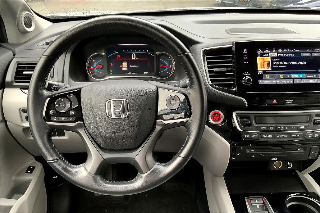 2021 Honda Pilot Touring image 4