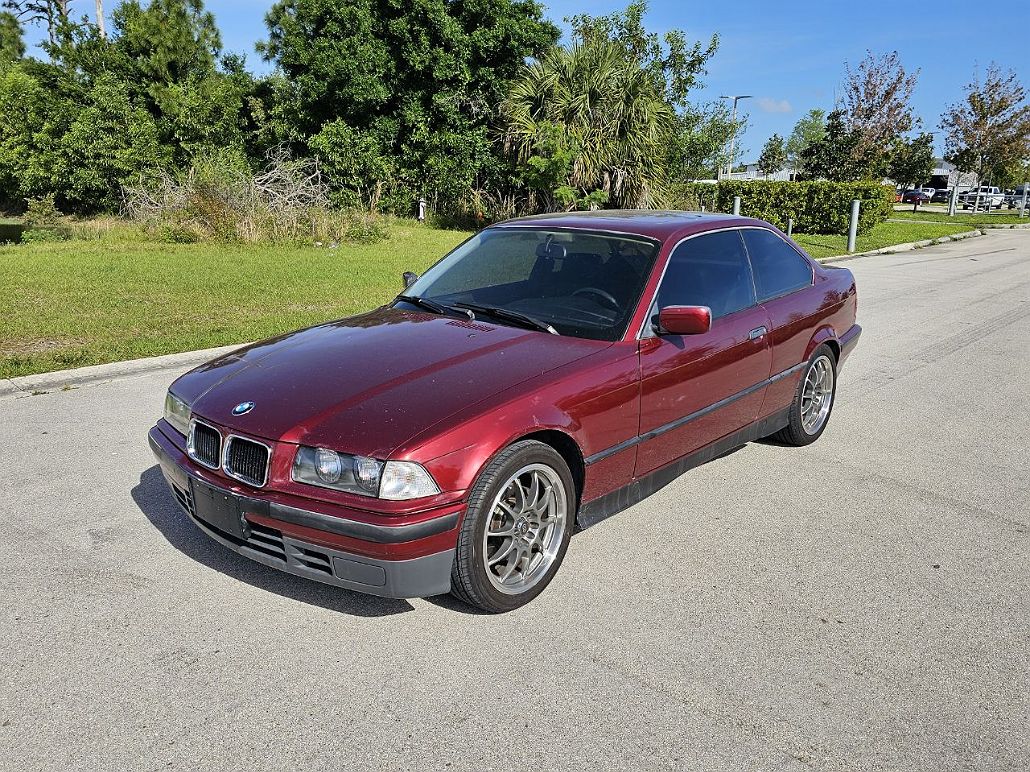 1993 BMW 3 Series 318iS image 1