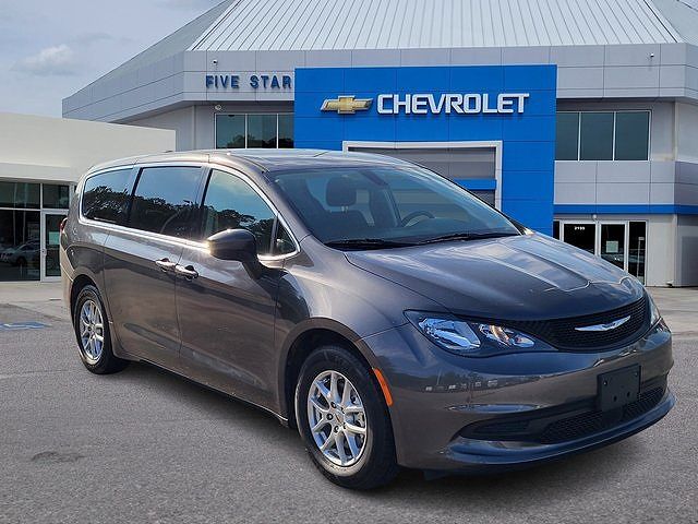 2022 Chrysler Voyager