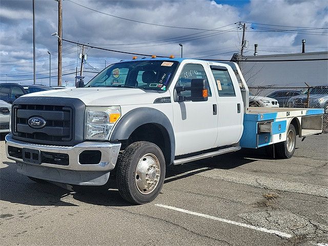 2012 Ford F-550 null image 2