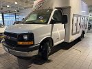 2017 Chevrolet Express 4500 image 2