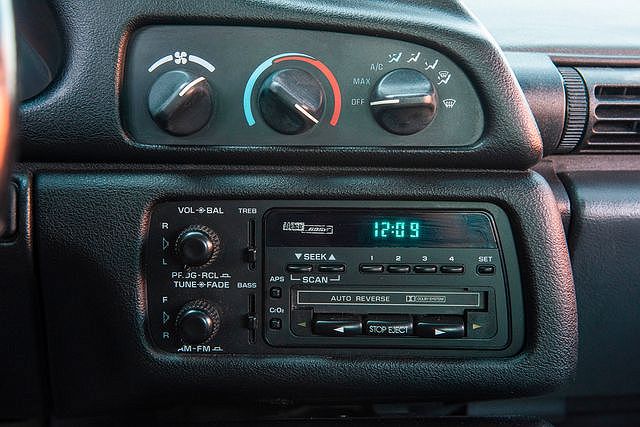 1994 Chevrolet Camaro Base image 12