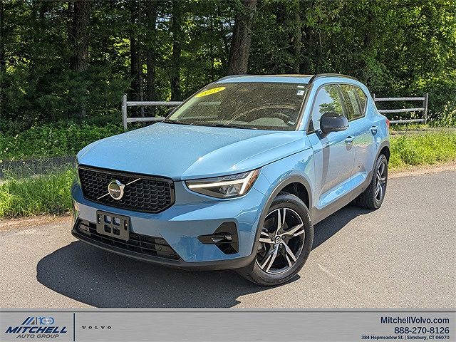 2023 Volvo XC40