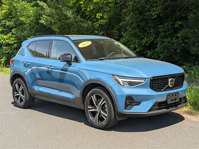 2023 Volvo XC40