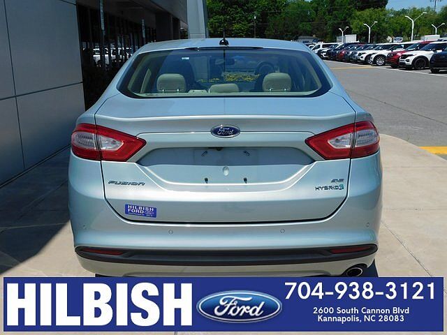 2014 Ford Fusion SE image 18