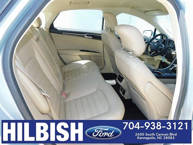 2014 Ford Fusion SE image 20