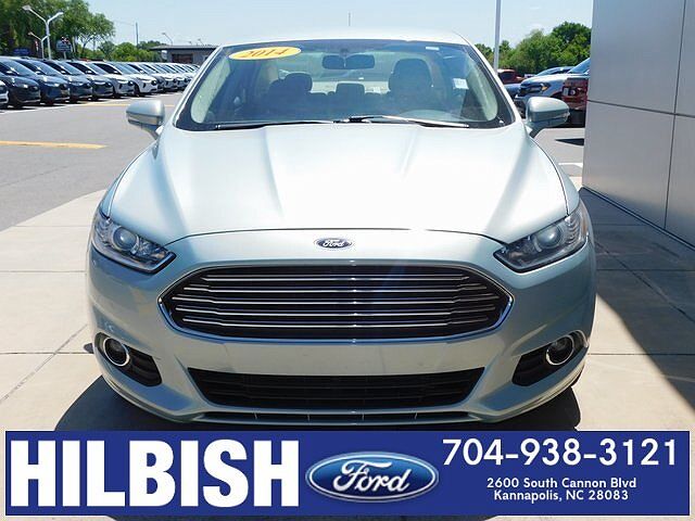 2014 Ford Fusion SE image 2