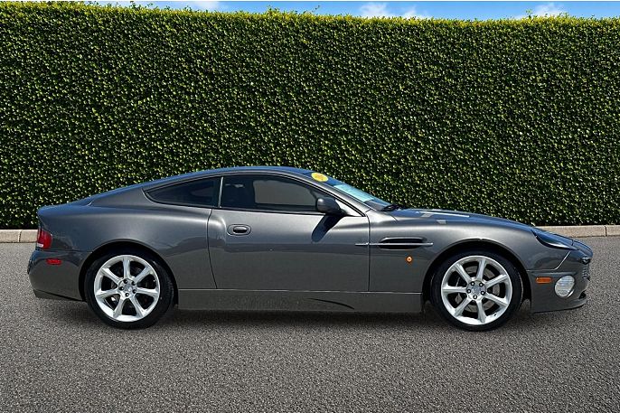 2004 Aston Martin V12 Vanquish