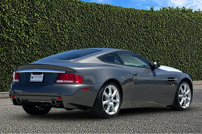 2004 Aston Martin V12 Vanquish