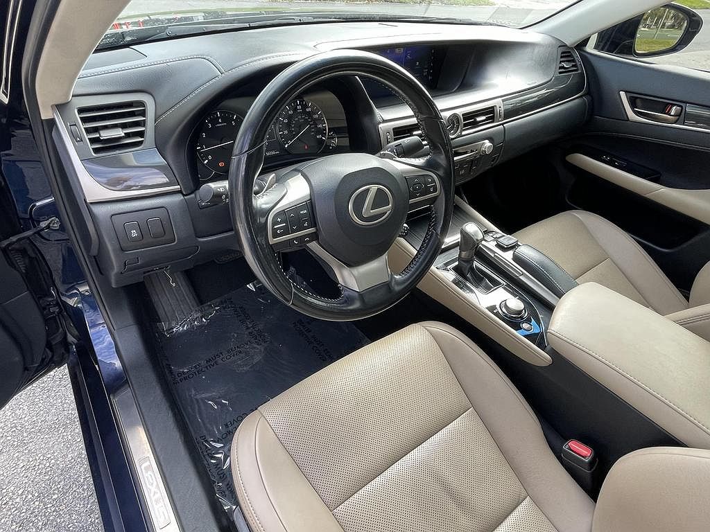 2016 Lexus GS 200t image 11