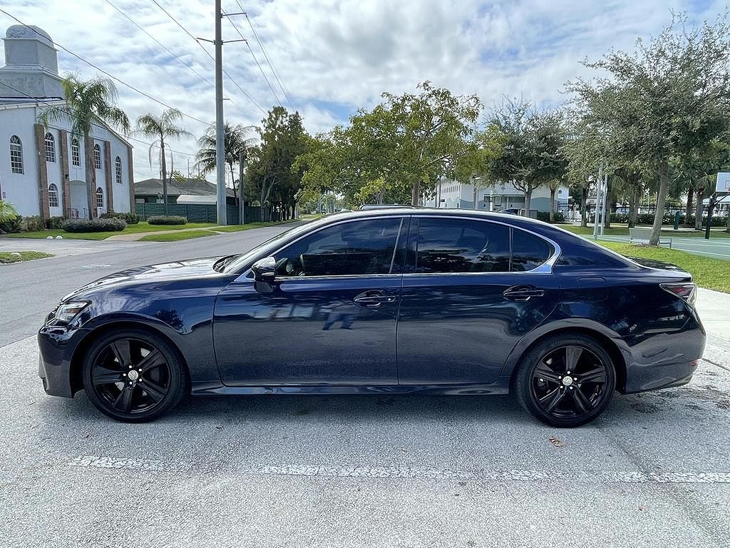 2016 Lexus GS 200t image 4