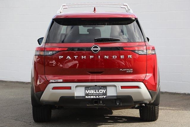 2022 Nissan Pathfinder Platinum image 2