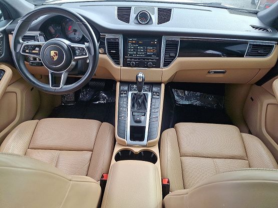 2016 Porsche Macan S photo 11