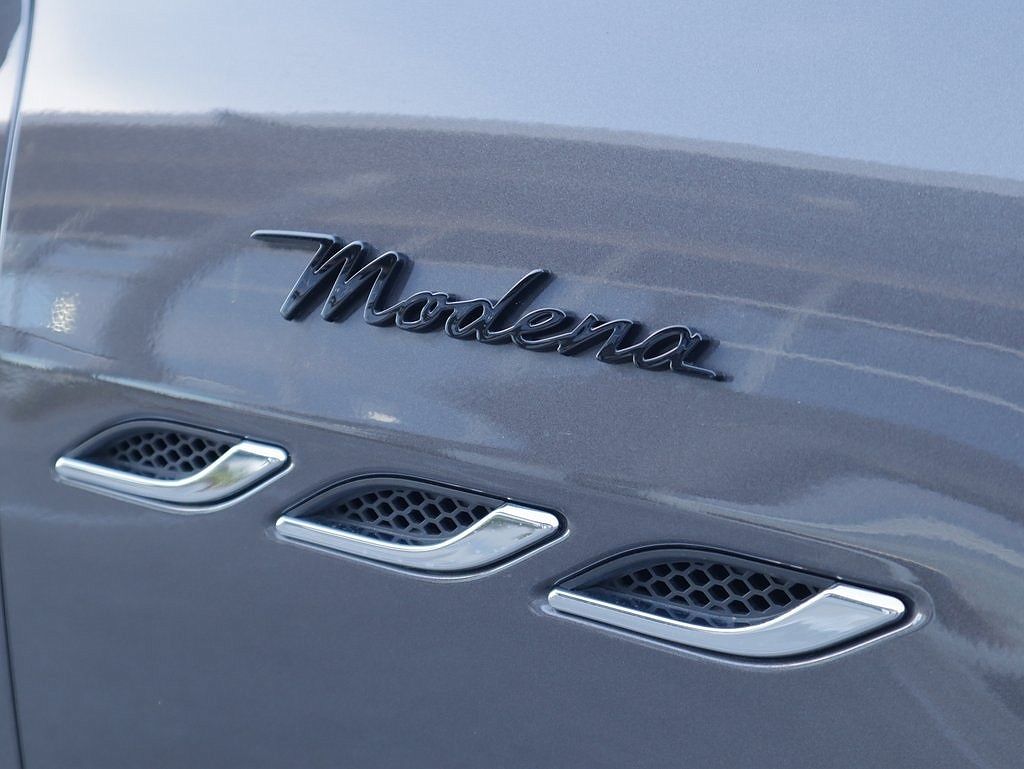 2023 Maserati Ghibli Modena Q4 image 3