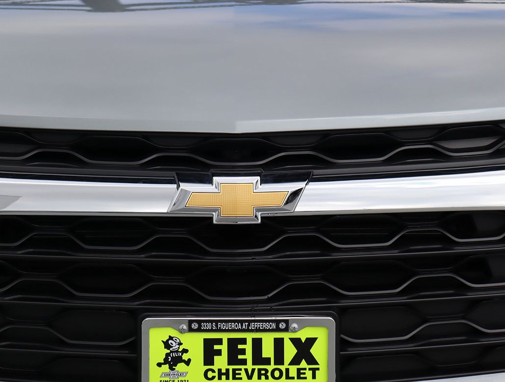 2024 Chevrolet Blazer LT image 2