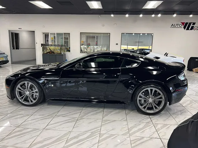2017 Aston Martin V12 Vantage