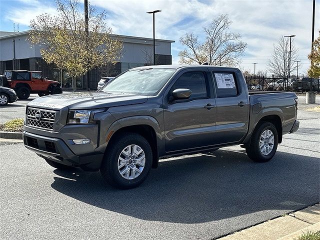2024 Nissan Frontier SV image 2