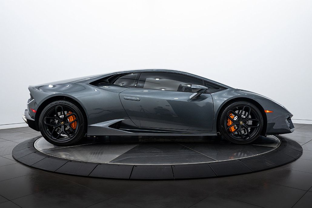 2019 Lamborghini Huracan LP580 image 2
